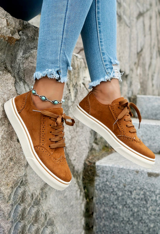 Chestnut Casual Lace-Up Sneakers!